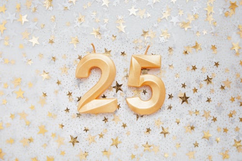 Preview: Number 25 twenty five golden celebration birthday candle on Festive Background
