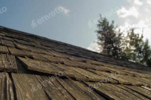 Preview: details of a roof on a wooden cabin/ hiking shelter
