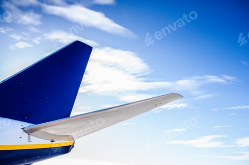 Preview: Plane-fly-24