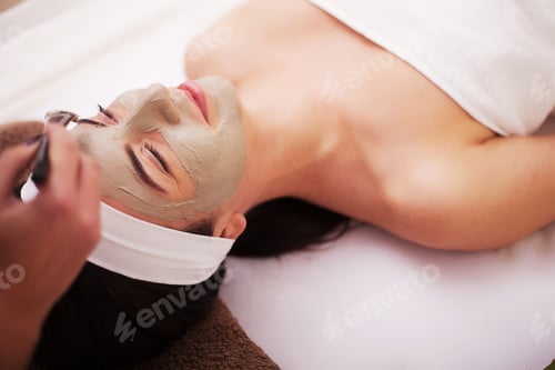 Preview: Young, beautiful and healthy woman in spa salon.