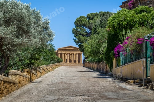 Preview: Temple of Concordia in the Valley of Temples - Agrigento, Sicily, Italy