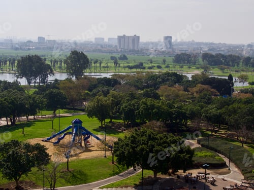 Visualização: tempo chuvoso em Tel Avive, Israel, cidade moderna