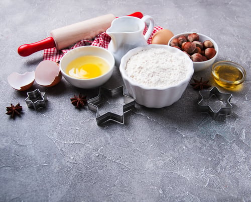 Preview: Kitchen table with various ingredients