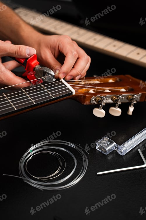 Preview: Cutting Guitar Strings with Pliers. Classical guitar string replacement and trimming