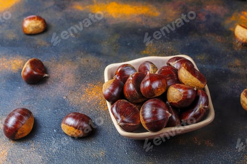 Preview: Fresh organic chestnuts.