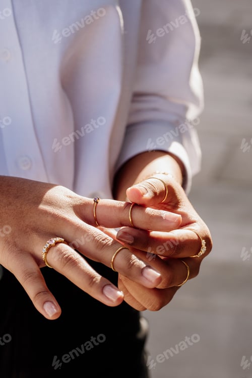 Preview: detail of latin woman's hands