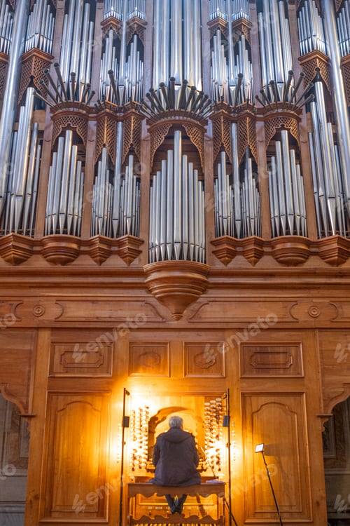 Preview: Santa Maria degli Angeli basilica. Monumental organ. Rome, Italy