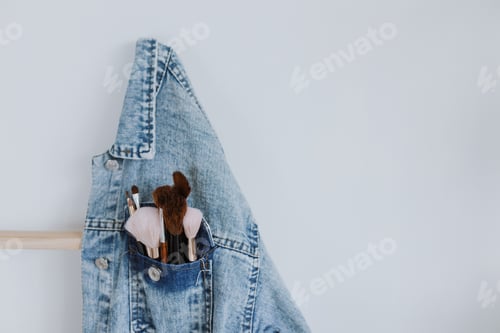 Preview: Cosmetic brush set on denim jacket pocket