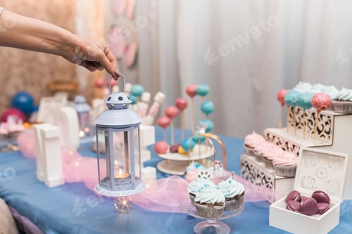 Preview: a table with cakes, treats and decorations for the girl's birthday party