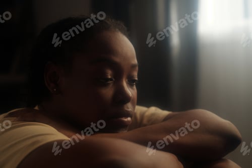 Preview: Young upset woman expressing despair