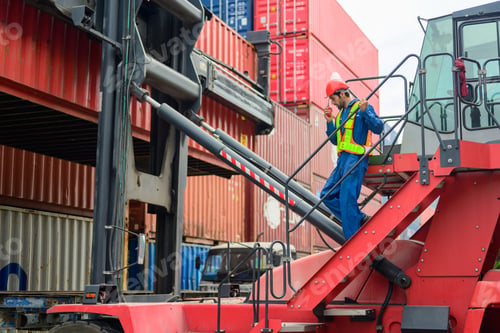Preview: Warehouse engineer working at container yard