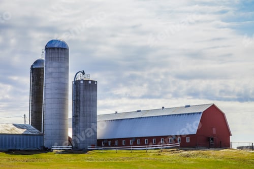 Preview: Traditional Red Farm and Silos