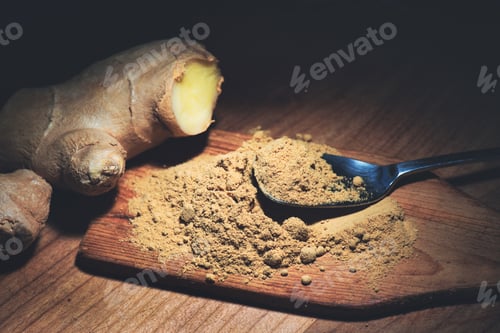 Preview: Derail of ginger root and ginger powder