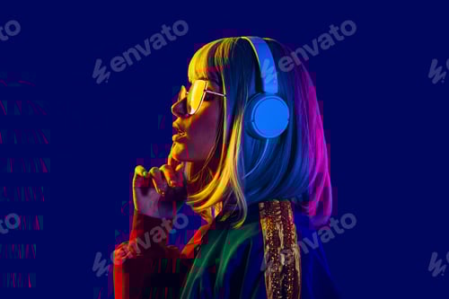 Preview: Beautiful woman with stylish clothes