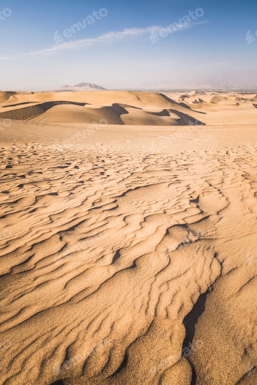 Preview: Sand dunes in the desert at Huacachina, Ica Region, Peru, South America