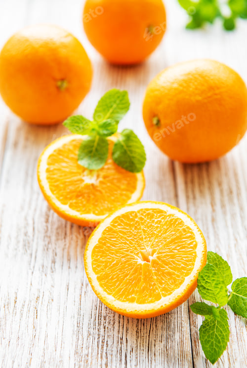 Preview: Fresh orange fruits