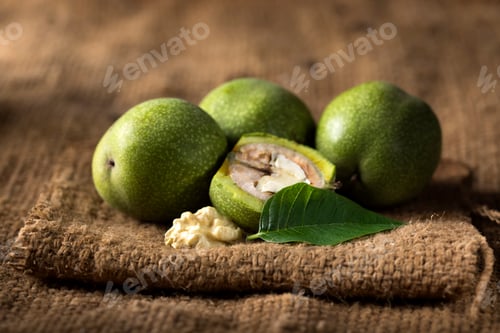 Preview: Walnuts in a skin