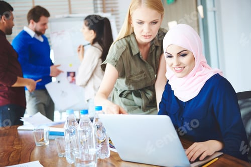 Preview: Brilliant collaboration between female coworkers