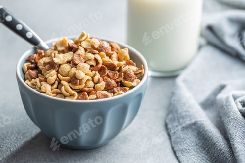 Preview: Breakfast cereal flakes in bowl.
