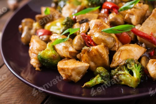 Preview: Stir fry with chicken, mushrooms, broccoli and peppers - Chinese food