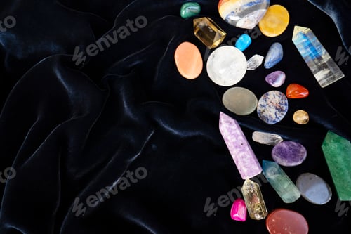 Preview: Healing crystals on brown background