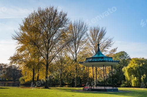 Preview: Autumn in Regents Park, one of the Royal Parks of London, England
