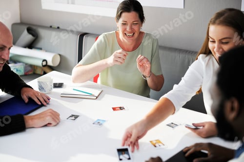 Preview: People choosing team member photos