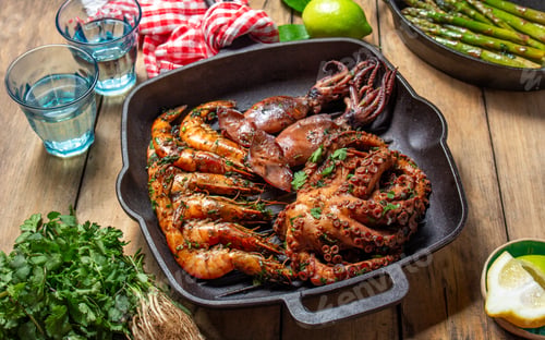 Preview: Grilled spimps, squids and octopus in cast iron grill pan