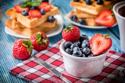 Preview: Waffles with berries.