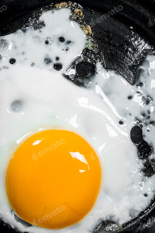 Preview: Fried egg in a frying pan.