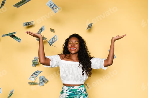 Preview: Happy woman spending money during her summer vacation
