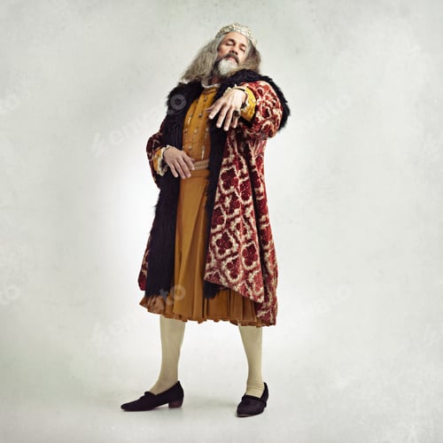 Preview: Studio shot of a richly garbed king