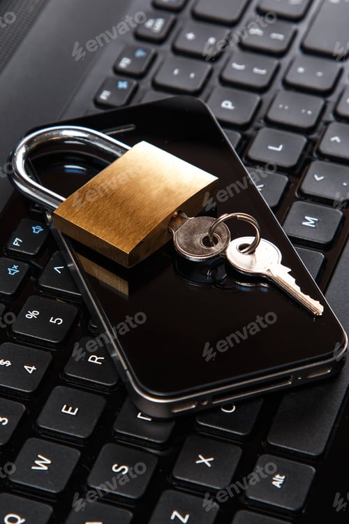 Preview: Smartphone and padlock