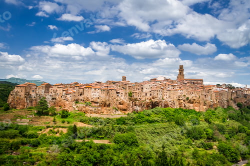Preview: View of the Pitigliano, Italy