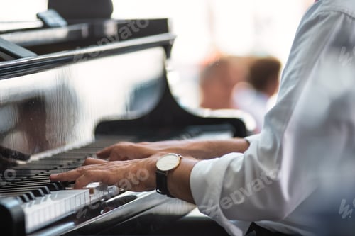 Preview: A pianist's hands on the keyboard