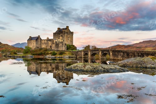 Preview: Sunrise over Eilean Donan Castle in Scotland