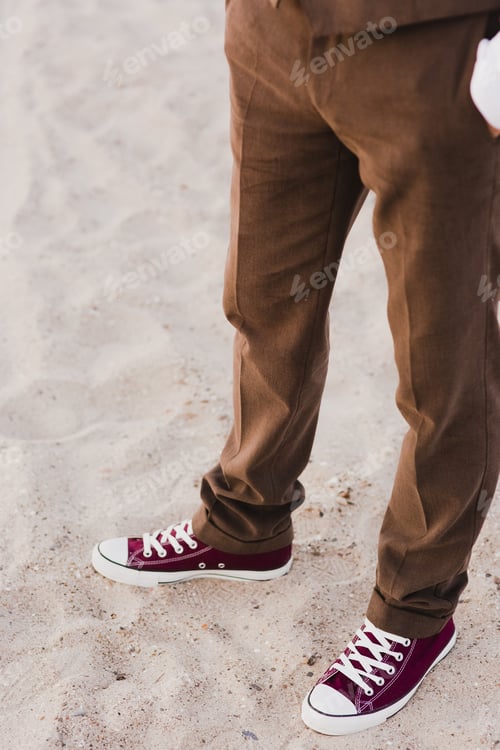 Preview: Groom shoes as he dress