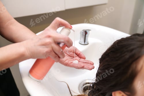 Preview: Hair Care in the Sink