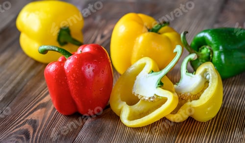 Preview: Fresh colorful bell peppers