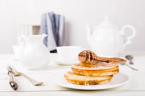 Preview: Homemade pancakes with berries.