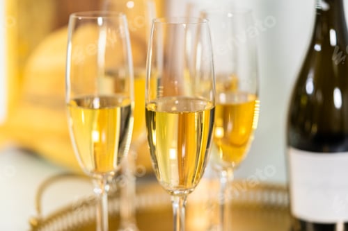 Preview: Champagne glasses