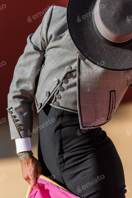 Preview: Anonymous torero performing with cloak