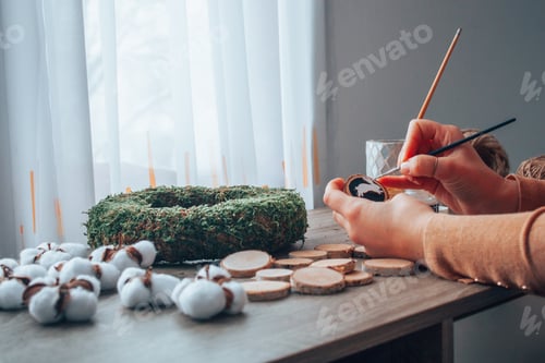 Preview: Woman crafting