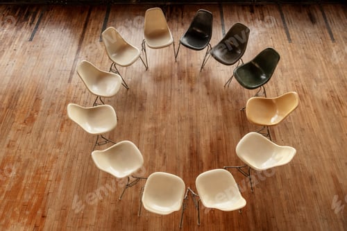 Preview: Empty chairs in circle