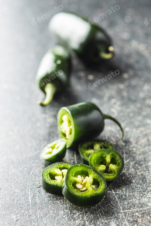 Preview: Sliced green jalapeno pepper.