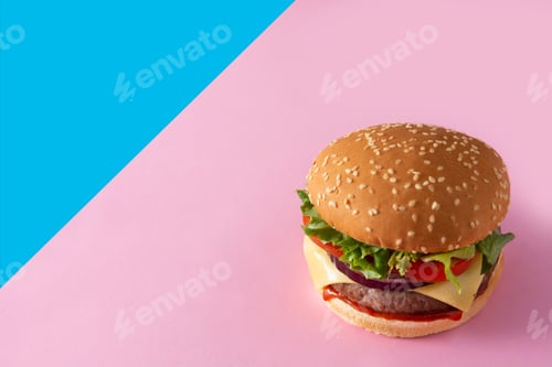 Preview: Cheeseburger with beef,tomato, lettuce and onion