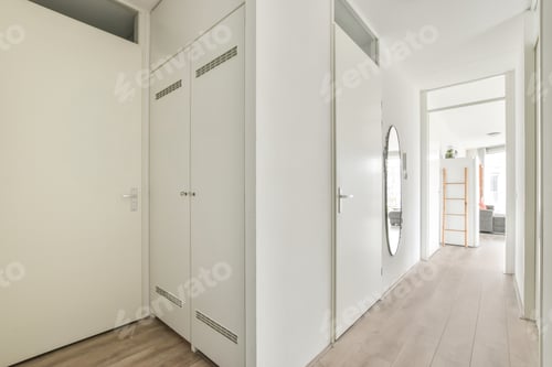 Preview: Delightful corridor with bright parquet flooring