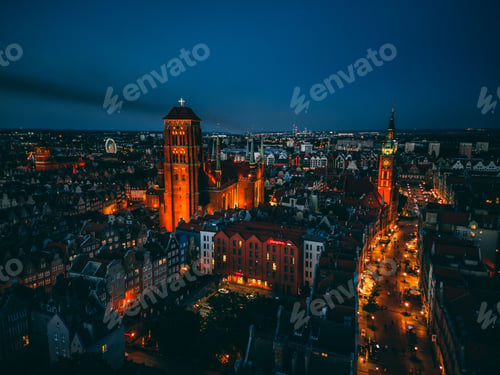 Preview: Aerial view of Gdansk at night