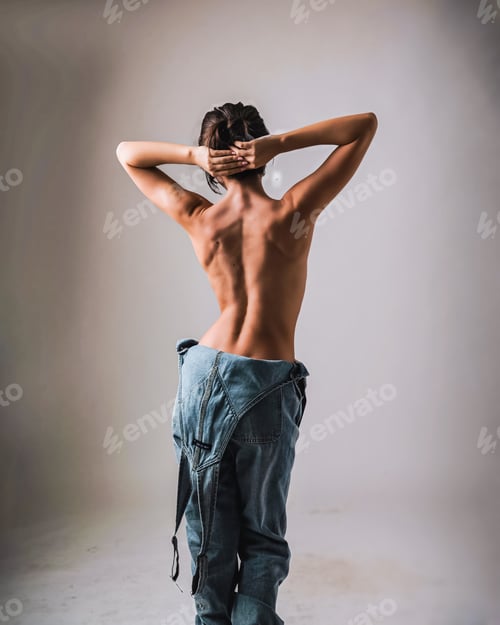 Preview: Beautiful Portrait of Young & Elegant Woman Posing