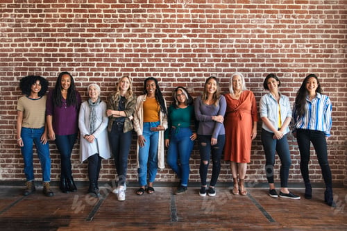 Preview: Confident woman supporting each other